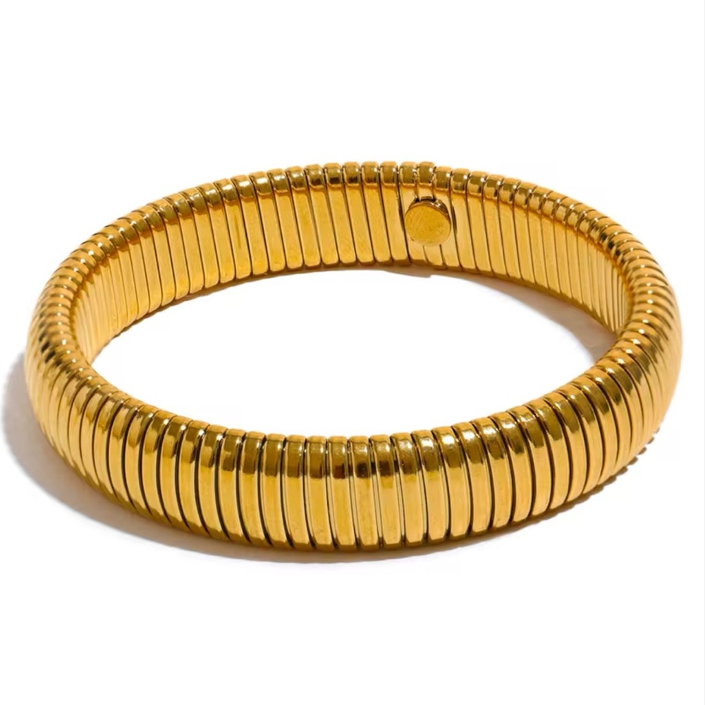 ◾️18K Gold Plated Flexible Ribbed Designed Bracelet
